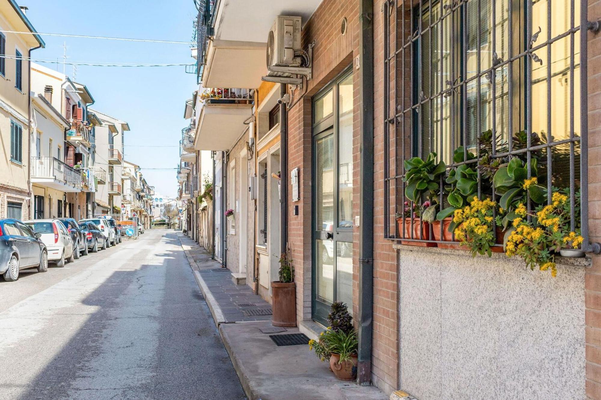 Italian Experience-La Rondine Apartment Porto Recanati Exterior foto